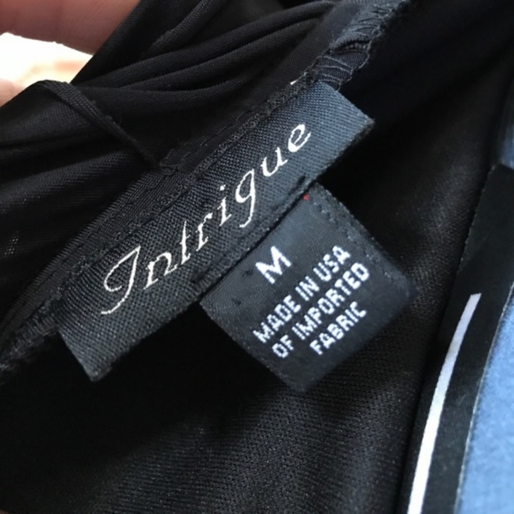 Beautiful handkerchief dress - Picture 5 of 5